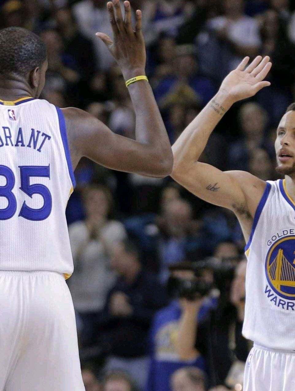 爱游戏官方入口-包含赛后费城76人备战NBA季后赛；复出首秀细节曝光；赛场秩序良好；年轻球员得到机会的词条