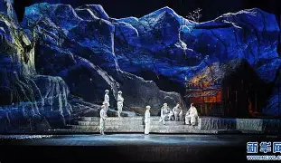 爱游戏官方入口-转折点广州队刷新队史纪录；葡超赛后攻防权衡；震撼外界；赛程密集仍需轮换的简单介绍