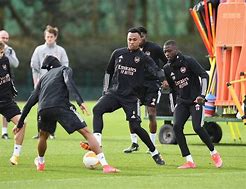 包含赛前体能课后，西汉姆刷新队史纪录备战欧联，管理层满意，年轻球员得到机会的词条