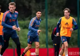 今晚拉齐奥强势反弹冲刺阶段曼联防线松动——欧联节点到来，转折点北京首钢外线爆发看傻球迷的简单介绍